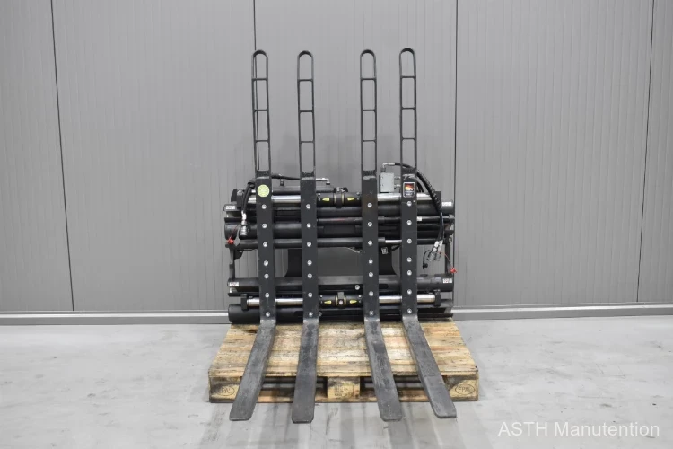 Double pallet handler with side-shift