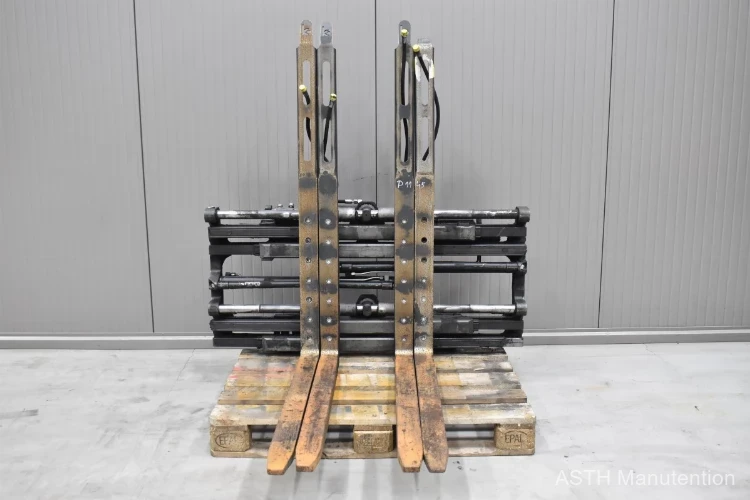 Double pallet handler with side-shift