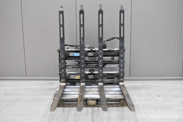 Double pallet handler with side-shift